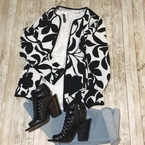 Susan graver black floral light weight jacket xxs